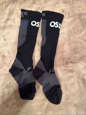 OS1ST Athletic Compression below the knee Socks - Black & Gray